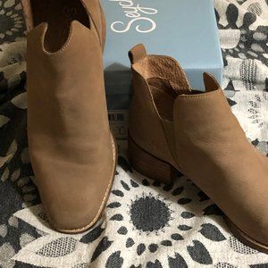 Seychelles, Natural Nubuck Bootie